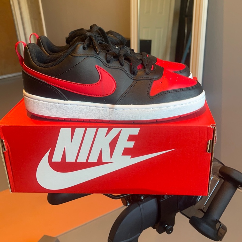 Nike Court Borough Low